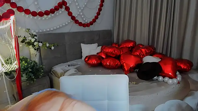 AirySilhouette online show from 02-19-26, 04:09