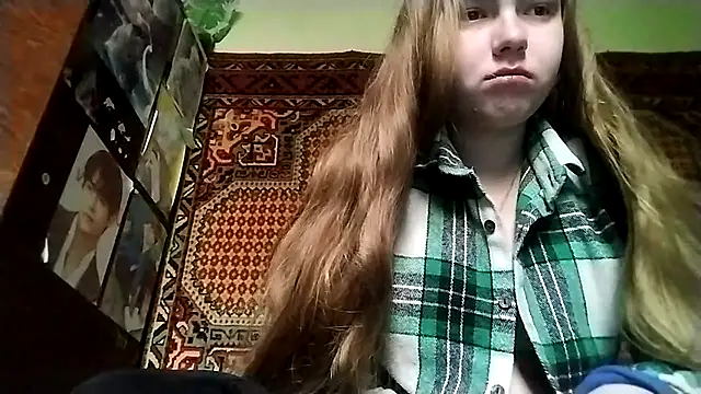 KikiBang online show from 11-30-25, 08:15