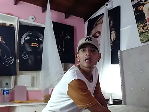 crissex3 online show from 02-21-26, 12:40