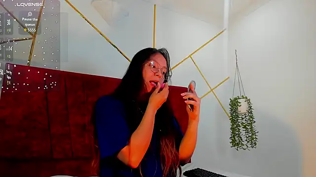 Julieta Lein  online show from 01-10-26, 12:33