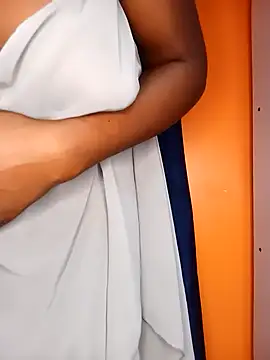 Snapshot of AngelaGraceY chatting on 01-11-26, 04:30 AngelaGraceY online show from 01-11-26, 04:30