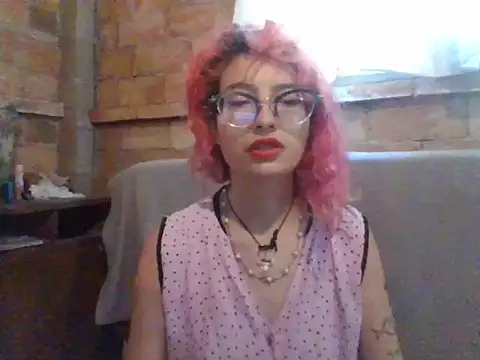 Madolina online show from 11-19-25, 03:23