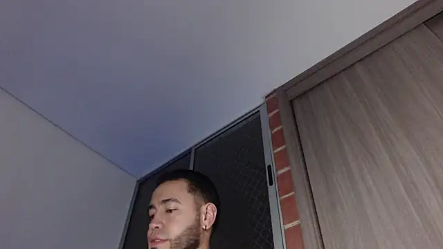 MikeSantoss1 online show from 12-18-25, 01:11