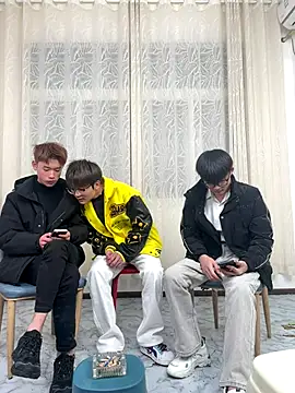 Snapshot of Delicious-boys-001 chatting on 11-23-25, 10:14 Delicious-boys-001 online show from 11-23-25, 10:14