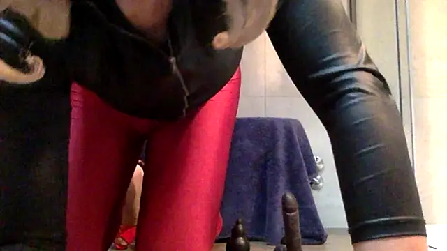 AsiaSlavePantyhosed online show from 12-04-25, 01:32