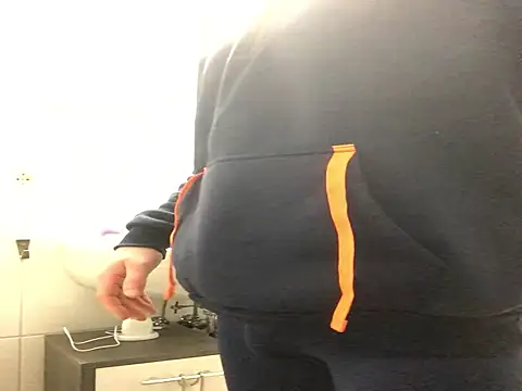 Spielzeugtwink online show from 12-17-25, 10:04