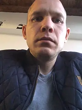 Spielzeugtwink online show from 05-13-26, 07:21