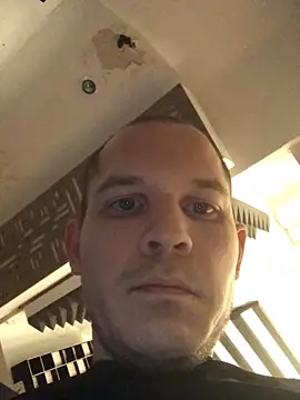 Spielzeugtwink online show from 12-19-25, 02:48