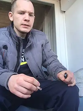 Spielzeugtwink online show from 04-07-26, 12:51