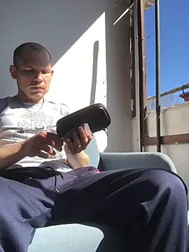 Spielzeugtwink online show from 04-08-26, 10:39