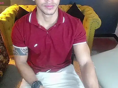 Snapshot of tayler_luke chatting on 11-29-25, 01:17 tayler luke online show from 11-29-25, 01:17