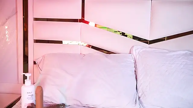 luciana agudelo online show from 02-22-26, 07:37