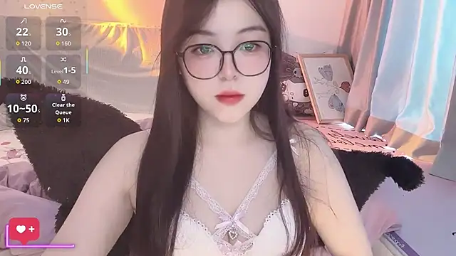 Snapshot of -Angela chatting on 12-04-25, 05:39 -Angela online show from 12-04-25, 05:39