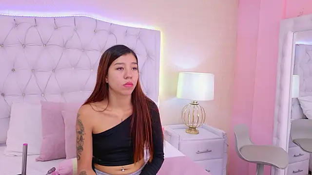 ViolettFrosst online show from 12-17-25, 06:24