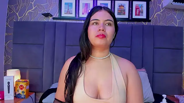 monserrat cutte online show from 12-14-25, 04:12