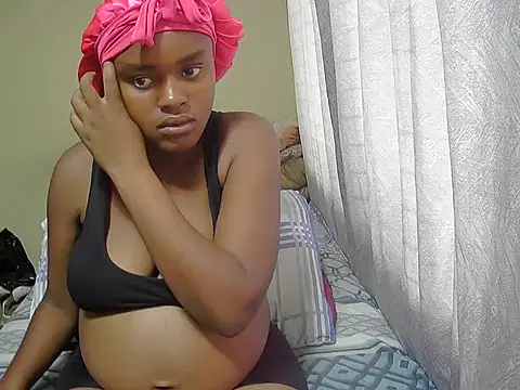 PregiiCaramellxx online show from 11-21-25, 06:45