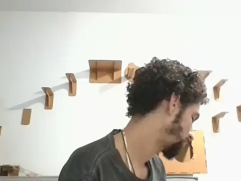 Temp7 online show from 04-12-26, 03:32