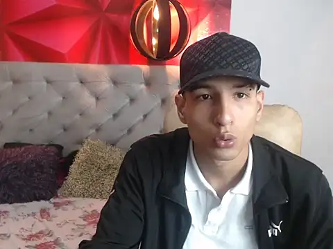 Snapshot of BiggJackson chatting on 11-22-25, 01:32 BiggJackson online show from 11-22-25, 01:32