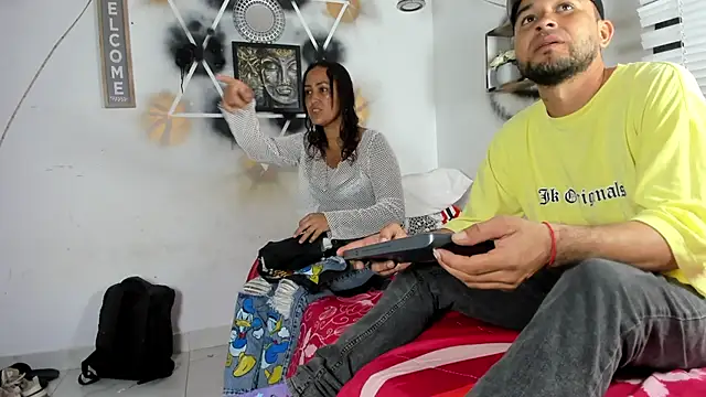 StephaniaAndRandy online show from 11-29-25, 05:57