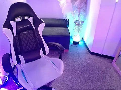 vallolett online show from 12-17-25, 08:36