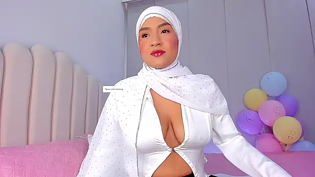 Amira-Zahra online show from 05-12-26, 09:54