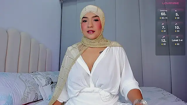 Amira-Zahra online show from 11-27-25, 09:43