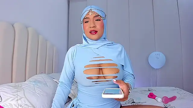 Amira-Zahra online show from 04-22-26, 10:16