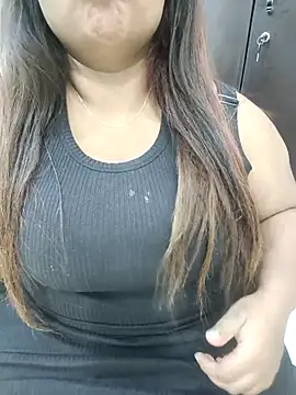 Snapshot of mamtha-tamil chatting on 02-08-26, 02:15 mamtha-tamil online show from 02-08-26, 02:15