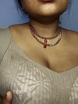 Snapshot of mamtha-tamil chatting on 11-22-25, 07:35 mamtha-tamil online show from 11-22-25, 07:35