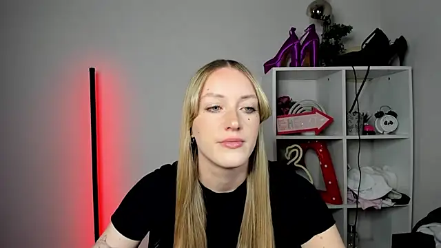 EvelynBlond online show from 05-04-26, 12:30