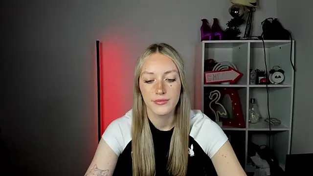 EvelynBlond online show from 06-19-26, 12:44