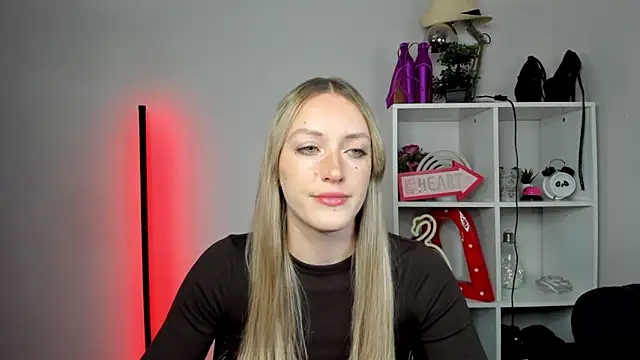 EvelynBlond online show from 05-15-26, 05:27