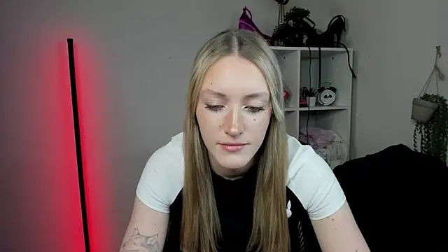 EvelynBlond online show from 04-16-26, 12:39
