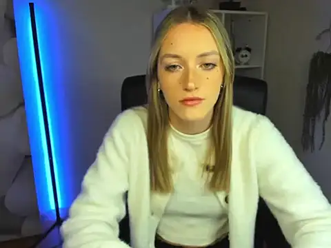 EvelynBlond online show from 11-26-25, 06:24