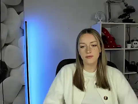 EvelynBlond online show from 11-24-25, 06:35