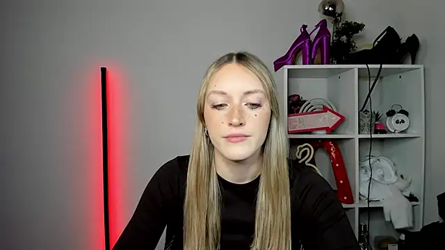 EvelynBlond online show from 04-27-26, 12:36