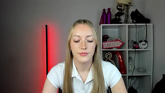 EvelynBlond online show from 05-28-26, 01:06