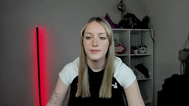 EvelynBlond online show from 04-07-26, 12:29