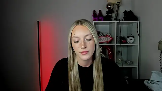EvelynBlond online show from 06-22-26, 01:41