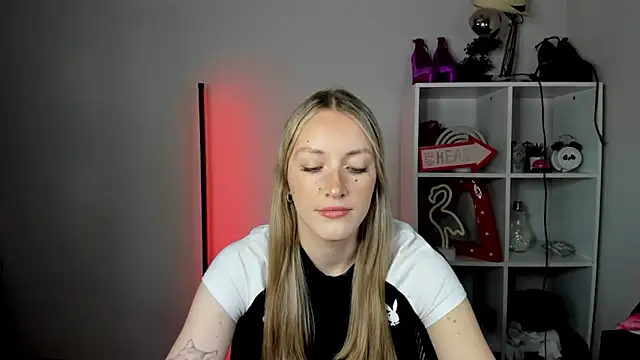 EvelynBlond online show from 06-18-26, 12:32