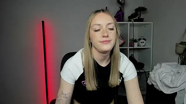 EvelynBlond online show from 03-11-26, 06:35