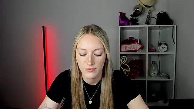 EvelynBlond online show from 06-30-26, 12:38