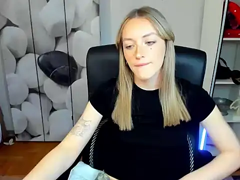 EvelynBlond online show from 11-27-25, 01:33