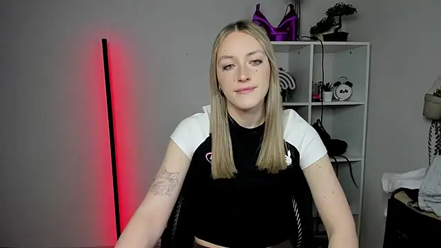 EvelynBlond online show from 03-11-26, 06:29