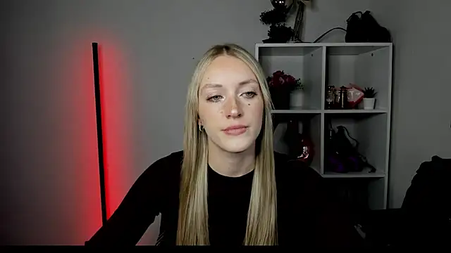 EvelynBlond online show from 07-06-26, 12:45