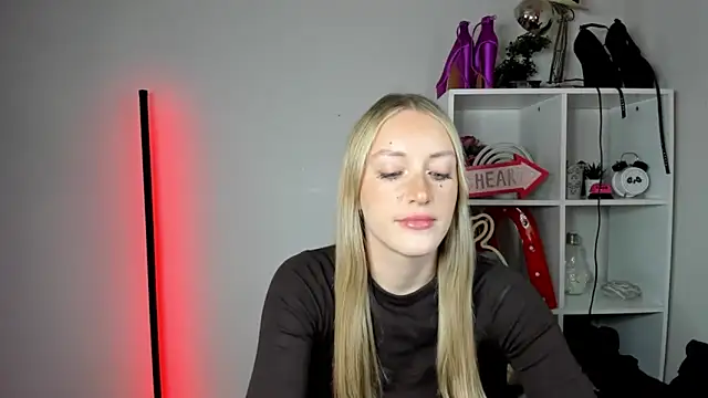 EvelynBlond online show from 06-08-26, 12:38
