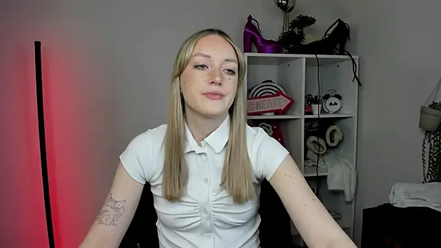 EvelynBlond online show from 03-27-26, 10:16