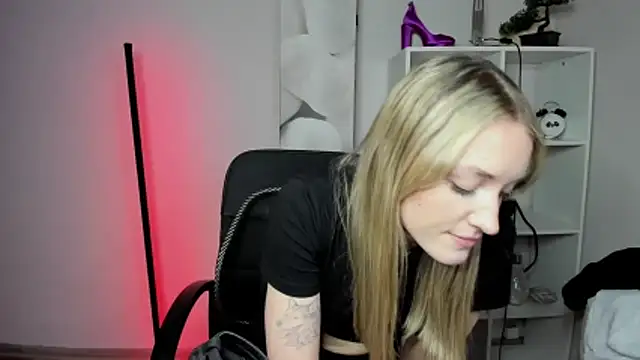 EvelynBlond online show from 03-02-26, 07:21