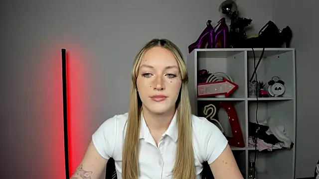 EvelynBlond online show from 05-06-26, 12:42