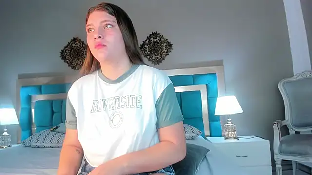 LiiaVelvet online show from 12-18-25, 04:33